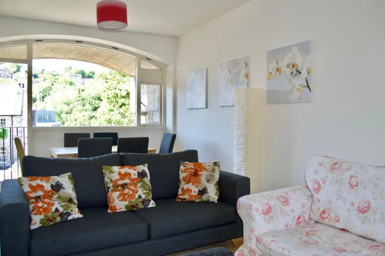 Central And Spacious Flat - Royal Mile location